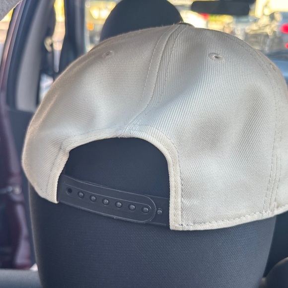 New Era Cream and Black NFL Snapback Hat - Picture 2 of 6